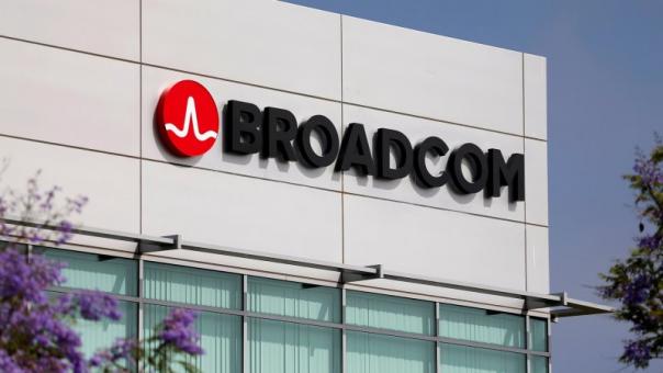 Broadcom introduced a new chip that will improve the accuracy of GPS on smartphones